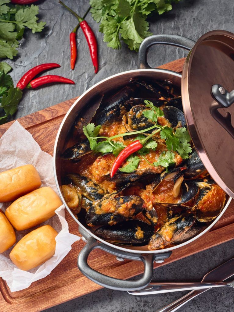 ministry of mussels singapore chilli crab