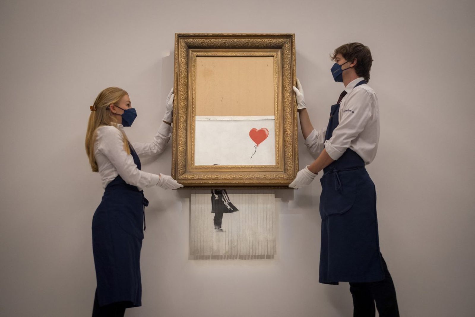 Banksy’s Love is in the Bin sells for record US$ 25 million