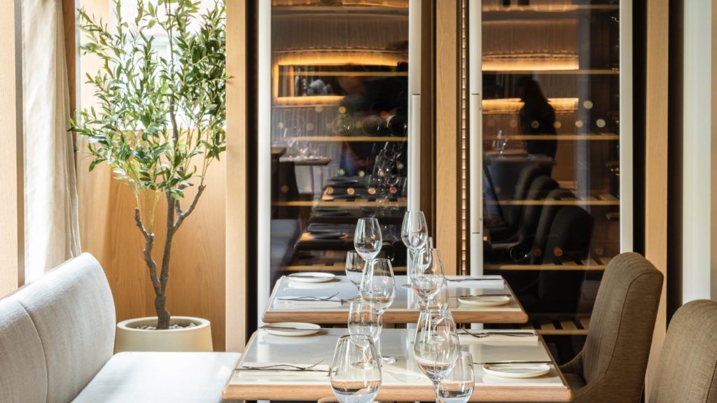 Sorry, no dine-ins past 6pm! But these restaurants have adjusted opening hours for late lunches and early dinners