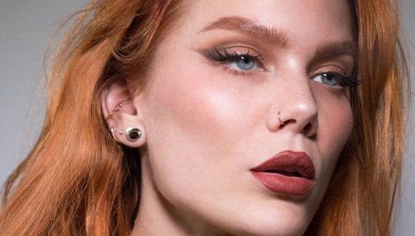 Trending makeup looks: soapy brows