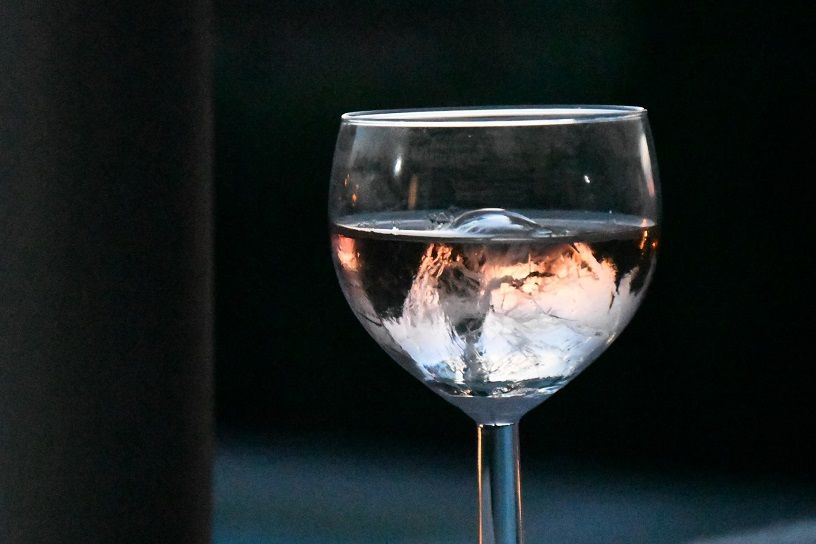 Ice in white wine