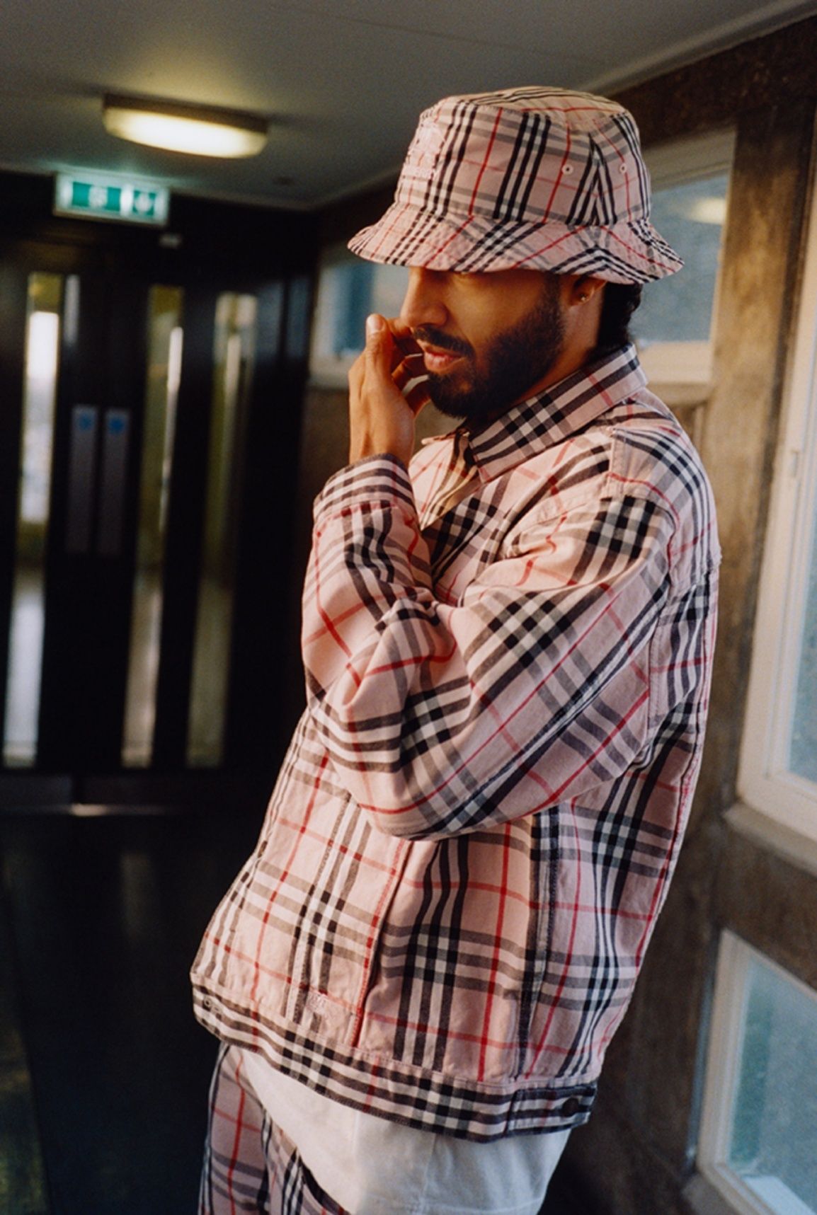 Burberry bucket hat uk sale