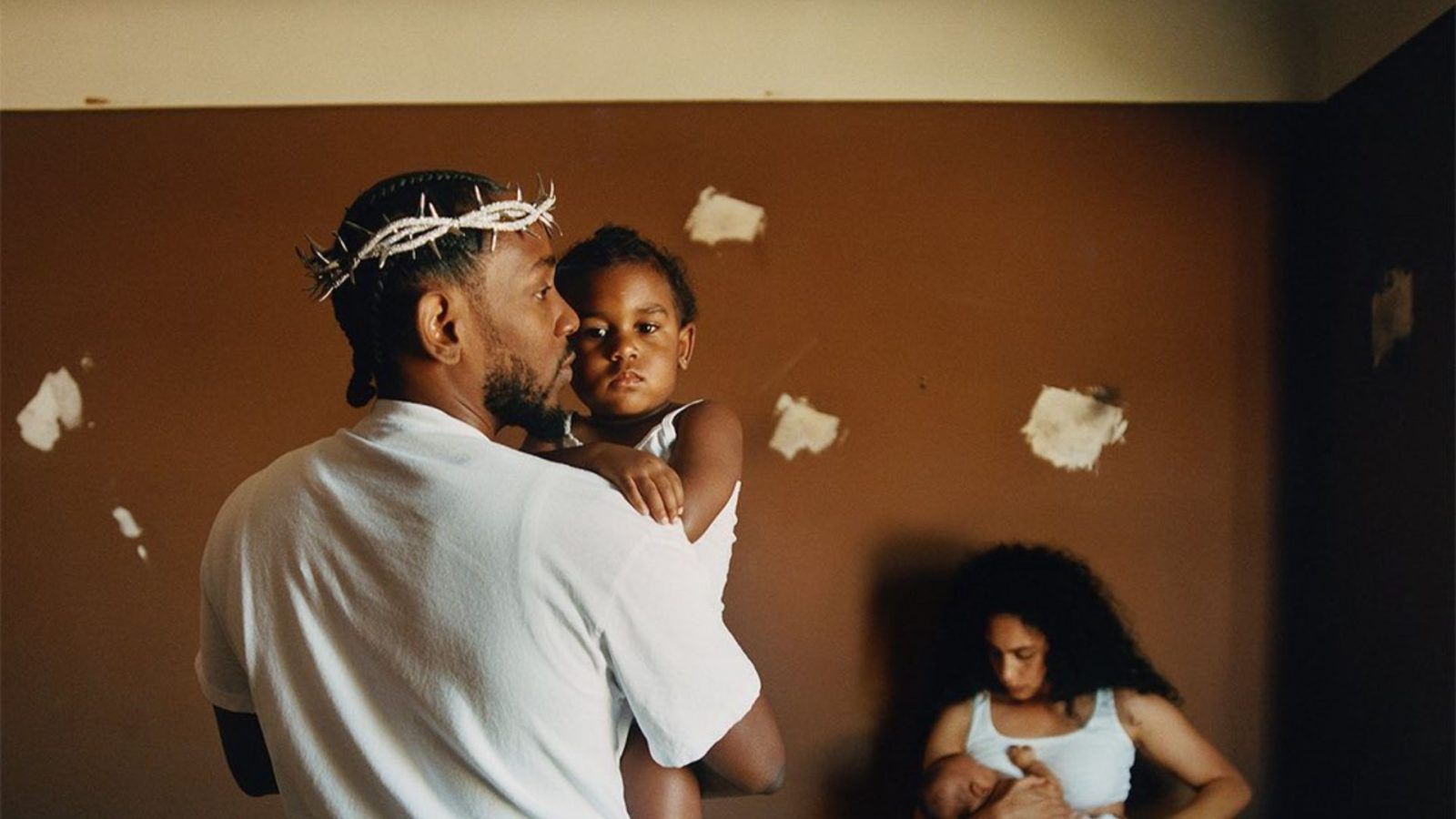 Kendrick Lamar wears Tiffany & Co. “Crown of Thorns” headpiece at Glastonbury