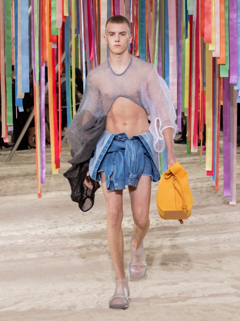 This Spring 2022 in the US and Europe, consider men's crop tops
