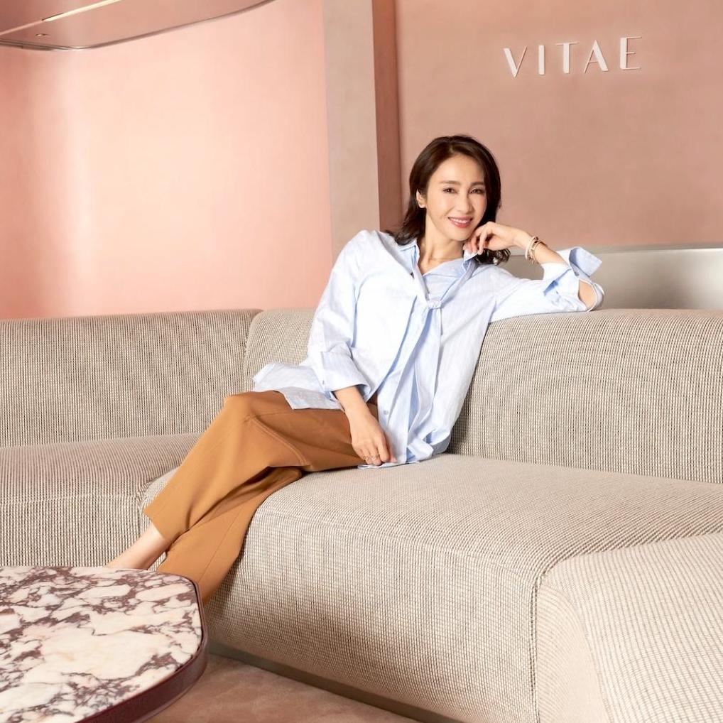 Heart-shaped contours and a rosy complexion can be yours with VITAE FaceGym™