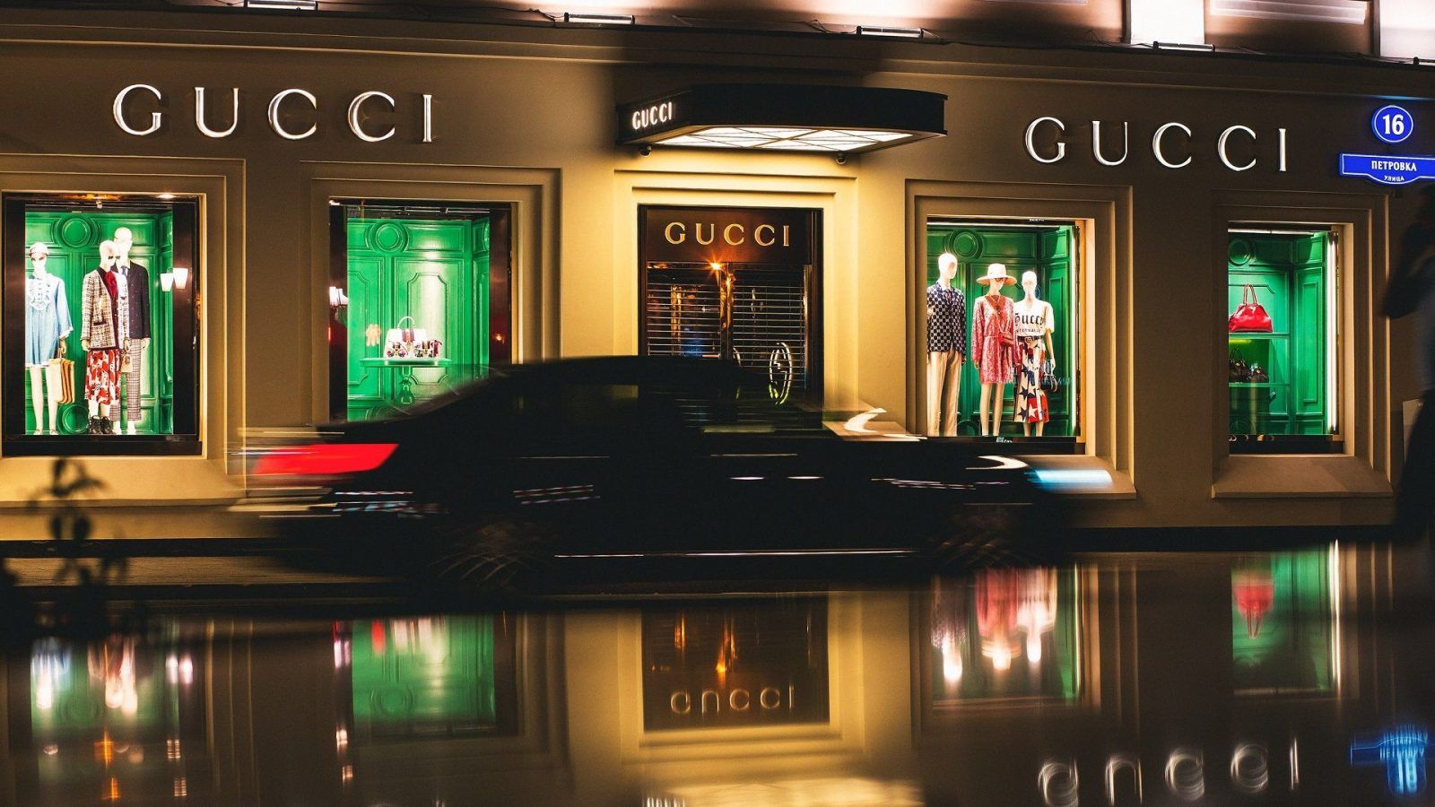 Fashion Pop-up Store - Gucci Diana