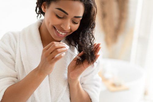Castor Oil for Hair: The benefits, and how to use it (plus, best buys)