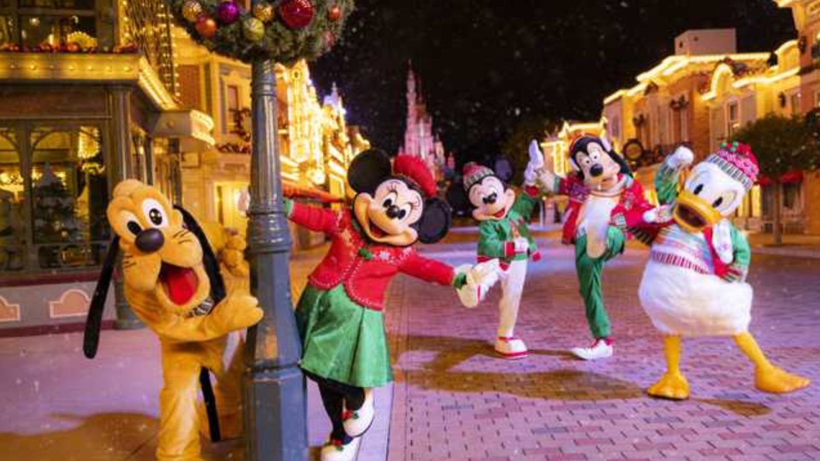 Hong Kong Disneyland Celebrate Christmas with a live in concert