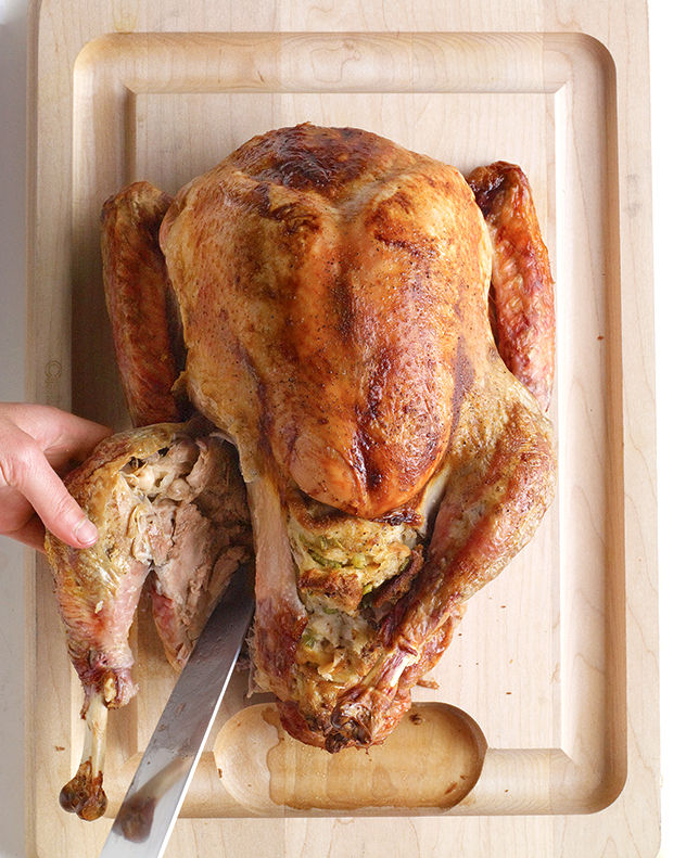 med105046_1109_han_carving_ht1.jpg turkey meat curving