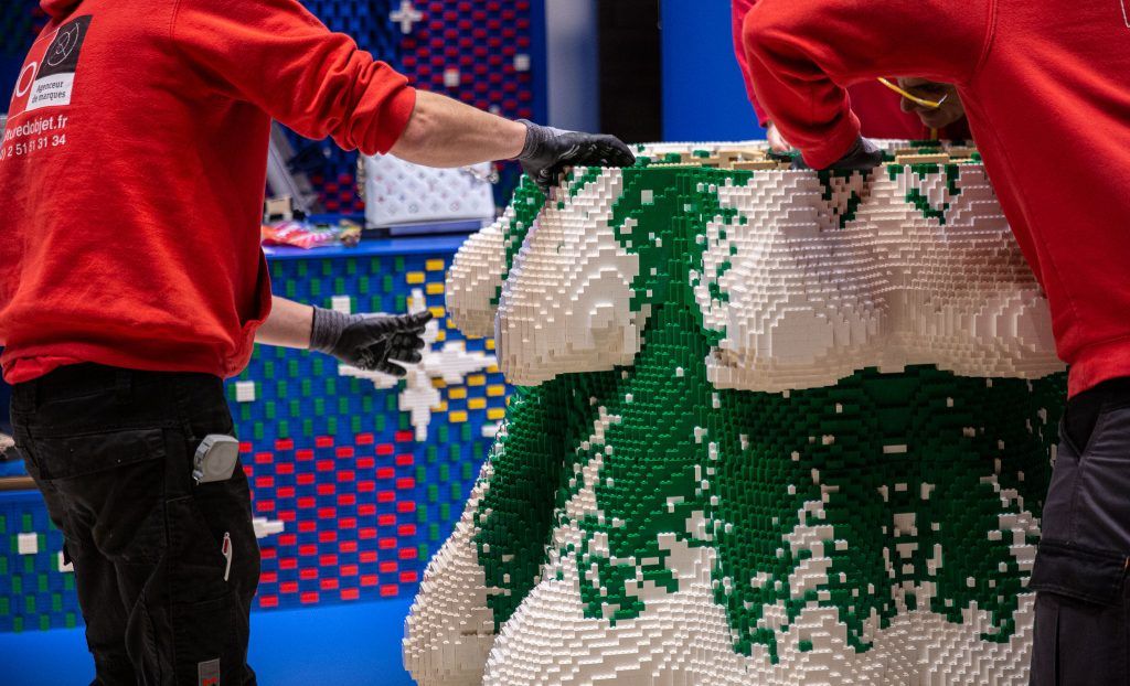 Louis Vuitton and LEGO creates holiday cheer with window display
