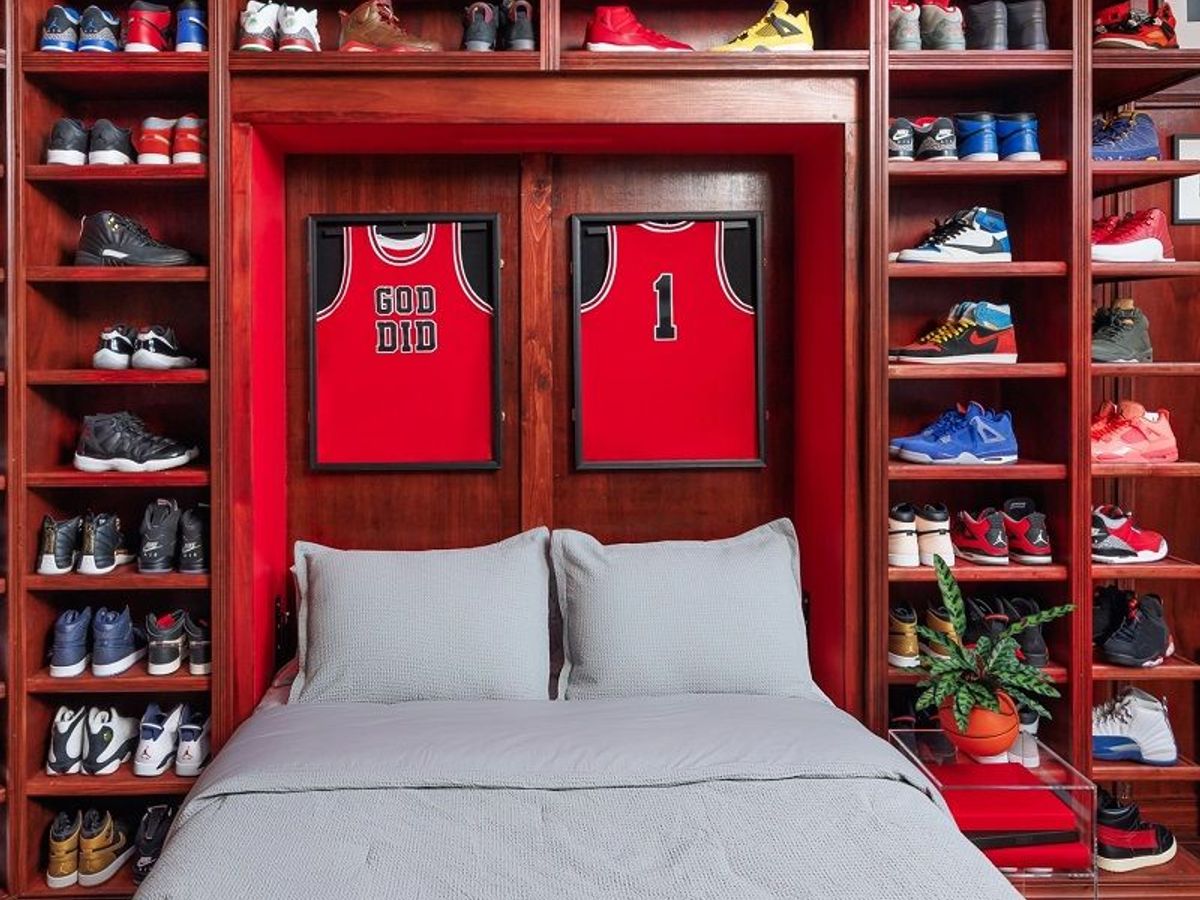 Hoop Central on X: DJ Khaled has a pillow for his shoes. https