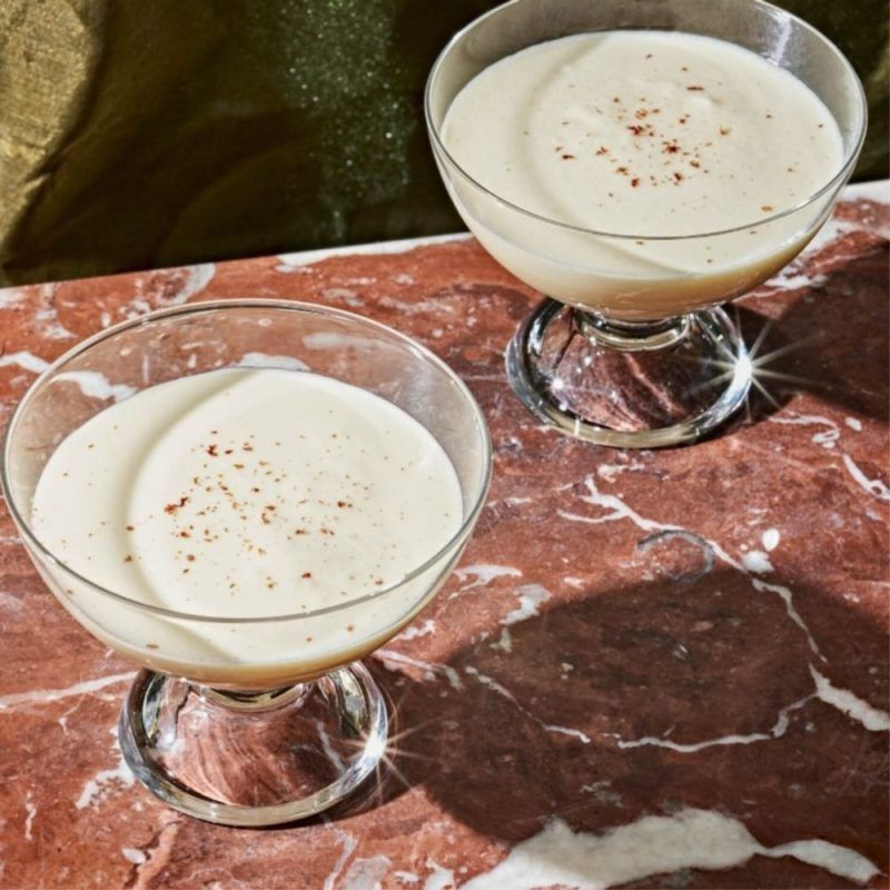 18 festive cocktails to master for the holidays, according to the pros