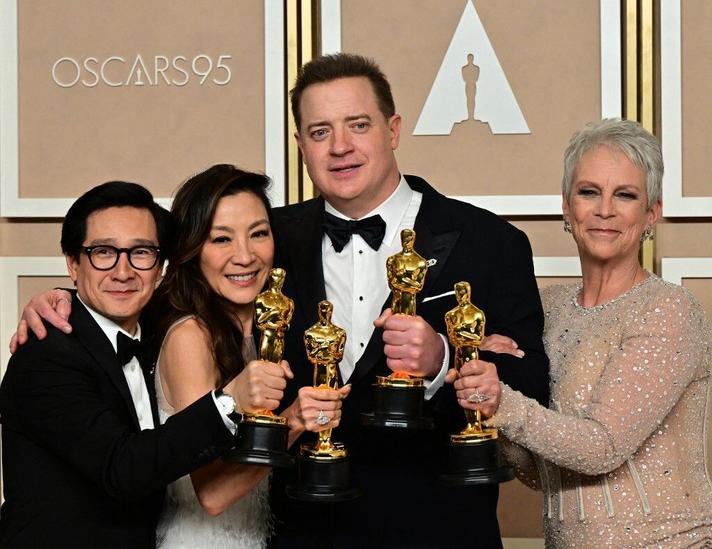 Everything is right with the Oscars again