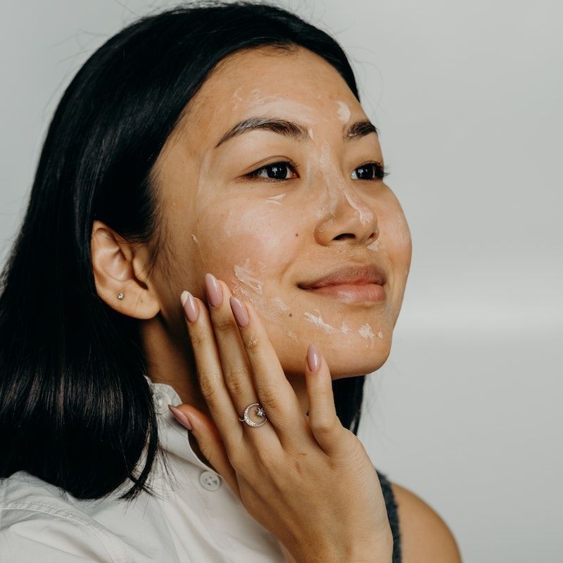 Say goodbye to your skin woes with the best moisturizers for combination skin
