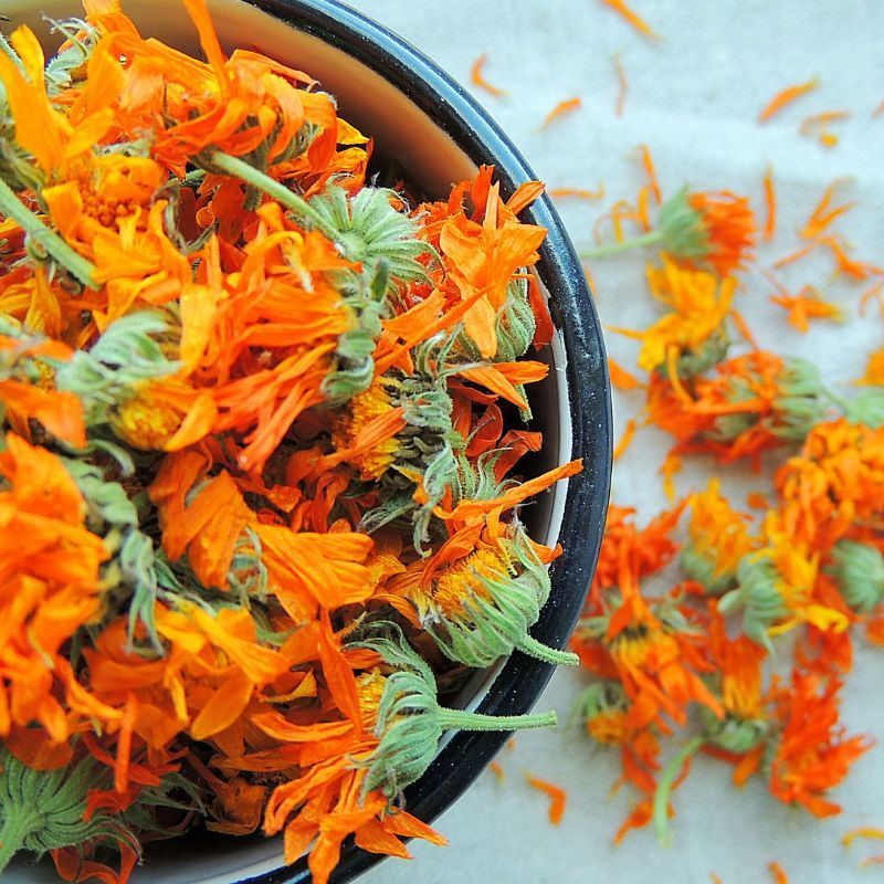 Three natural ingredients for detoxing your skin during this season