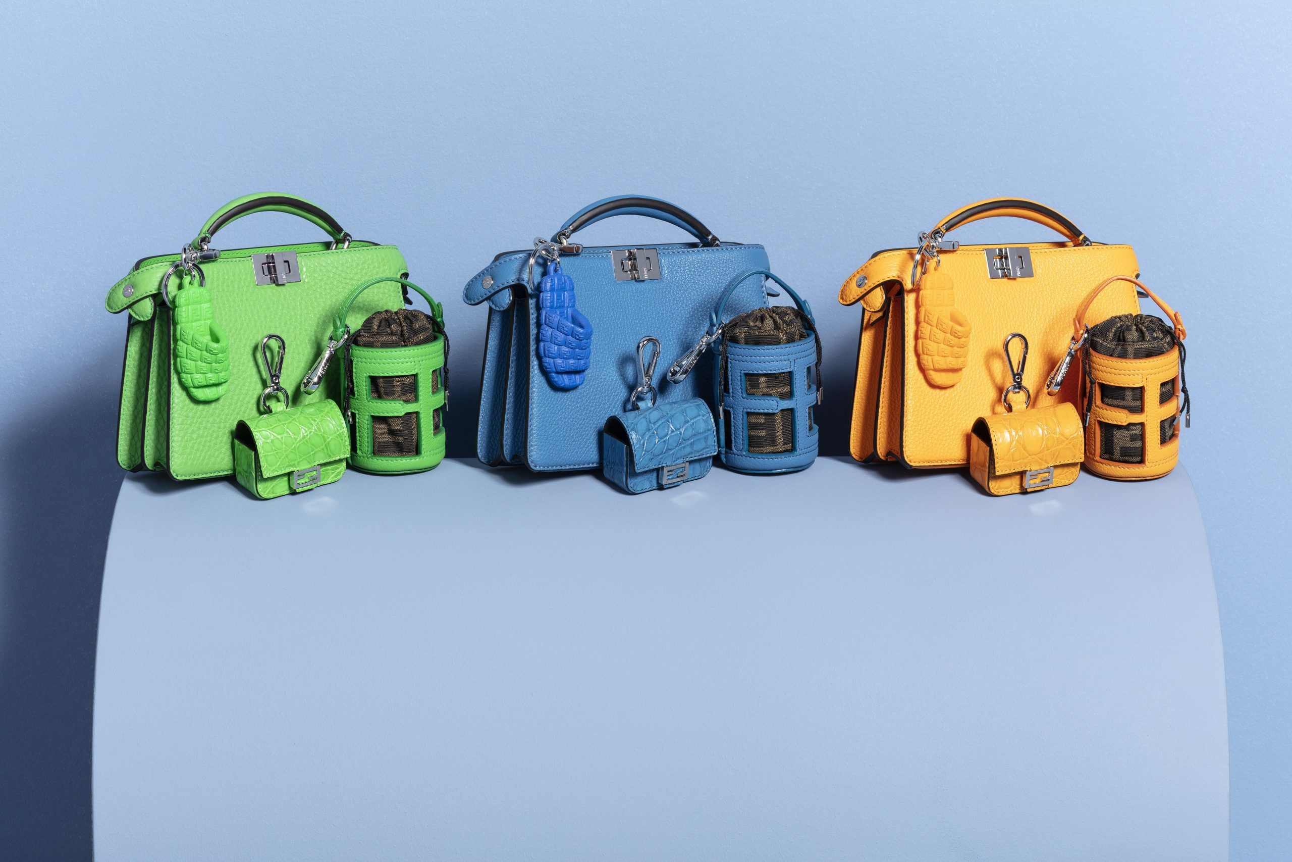 FENDI 25SS PEEKABOO ISEEU XCROSS ブルーFFデニム スモールBAG フェンディ「ピーカブー アイシーユー」メンズミニバッグ