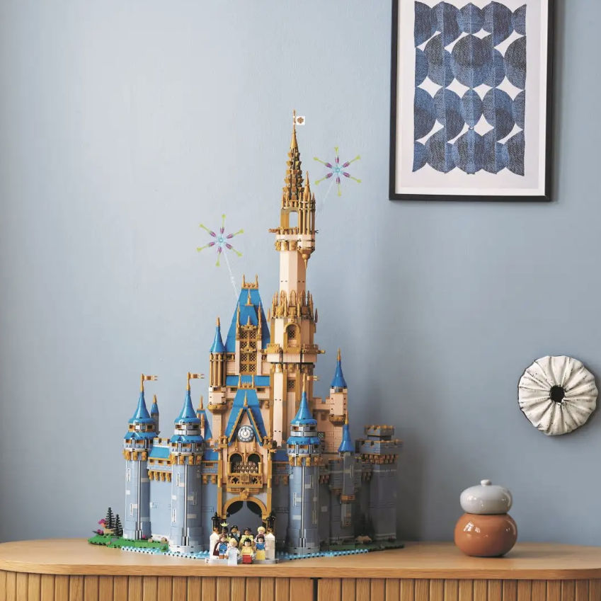 LEGO releases "Disney Castle" to celebrate Disney's 100th anniversary