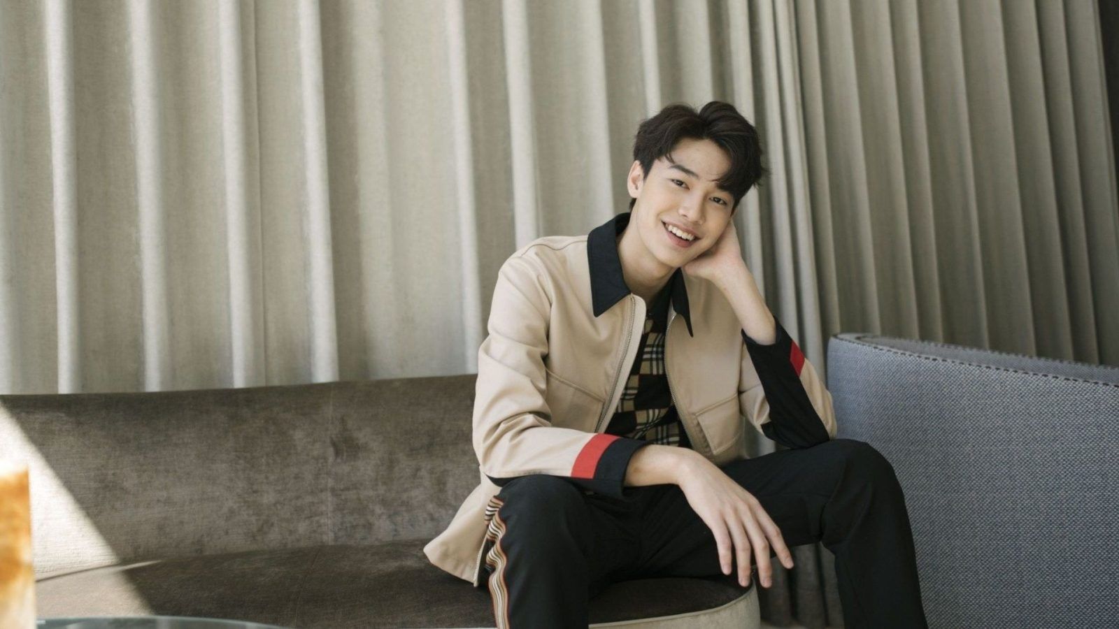 Thai star Dew Sutivanichsak announces details of fan meeting in Asia