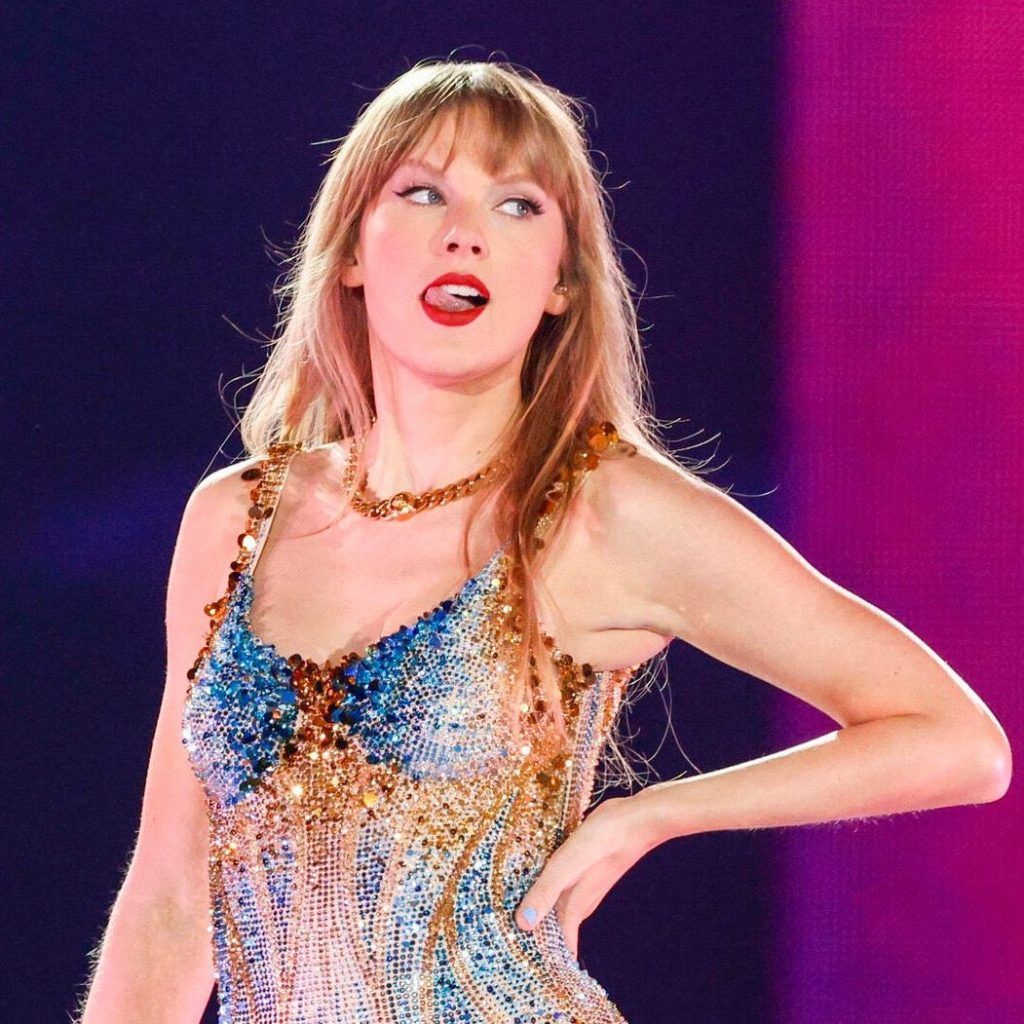 10 musicians who were interrupted during live concerts by fans