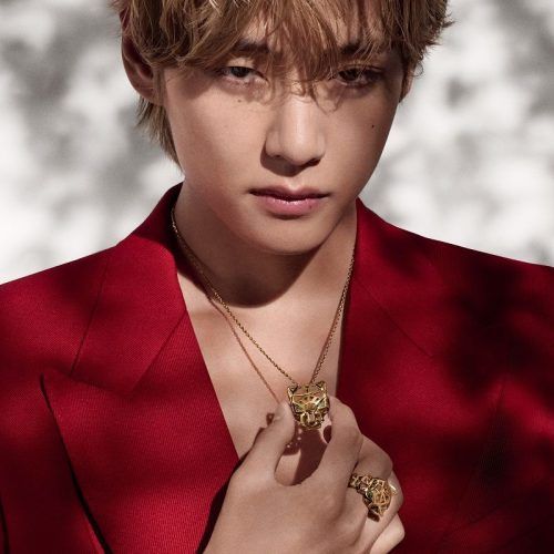 Stray Kids' Hyunjin Is the First Korean Star to Become a Versace Global  Ambassador
