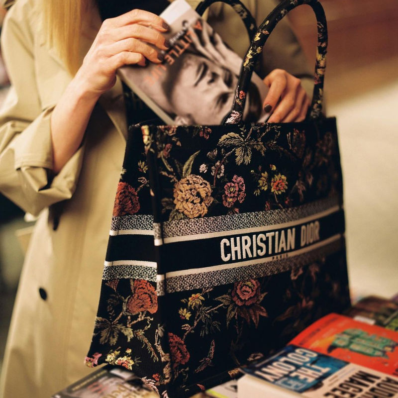 Luxury Fashion Christian-Louboutin-Louis-Vuitton Men Rivet Red