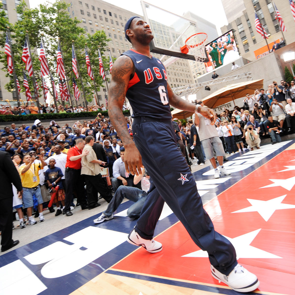 LeBron James Is Reportedly Recruiting Fellow Stars For 2024 Olympics   Lebron James 2024 Olympics Recruit Fiba Team Usa Loss News Info 000 