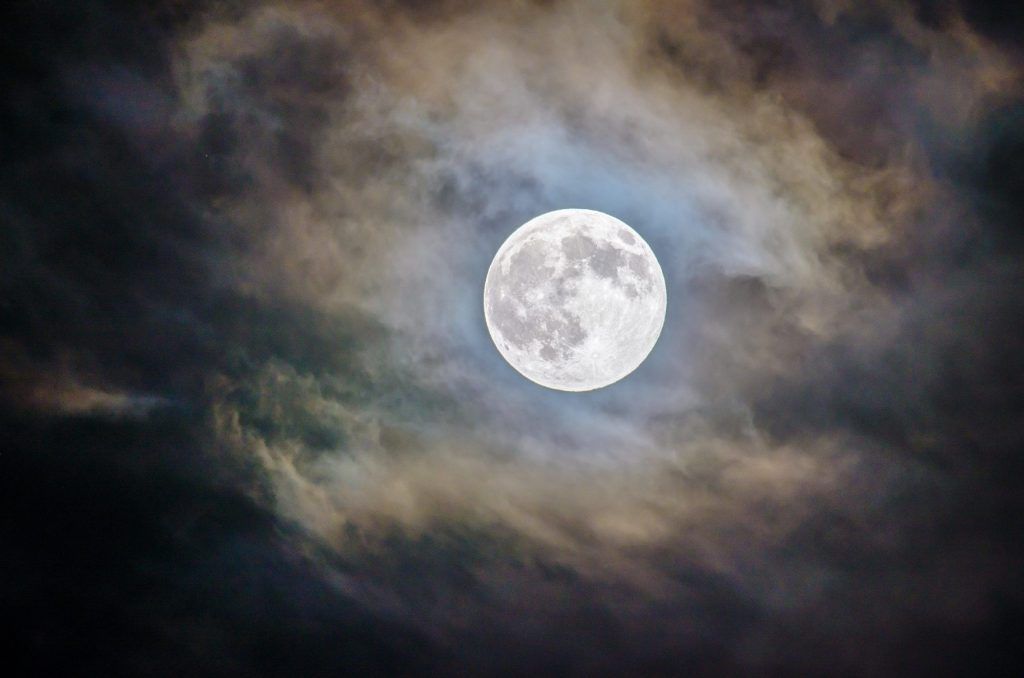 Moon bathing: What, why, and how to enjoy this wellness trend