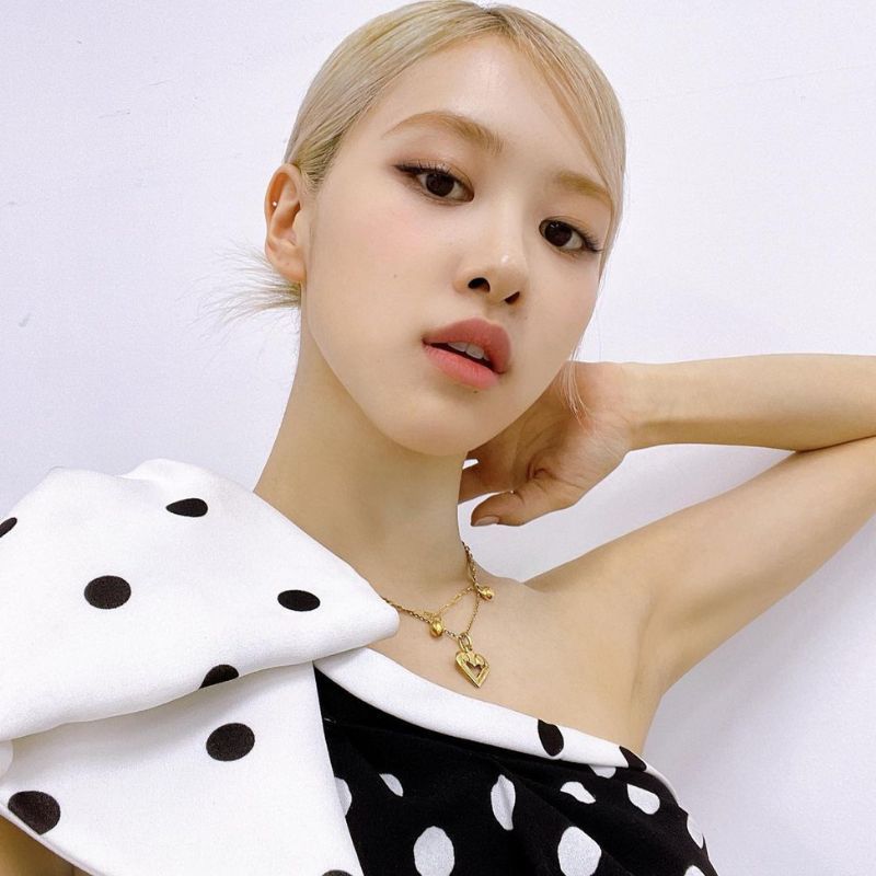Want luminous skin like BLACKPINK’s Rosé? Here’s her go-to skincare routine