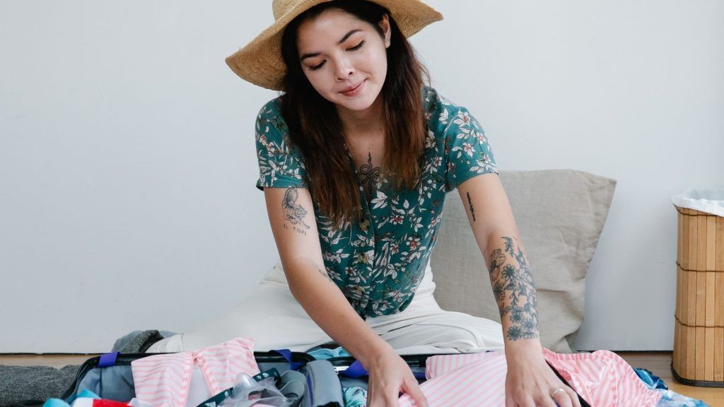 Stars of overpacking: These zodiac signs just can’t travel light