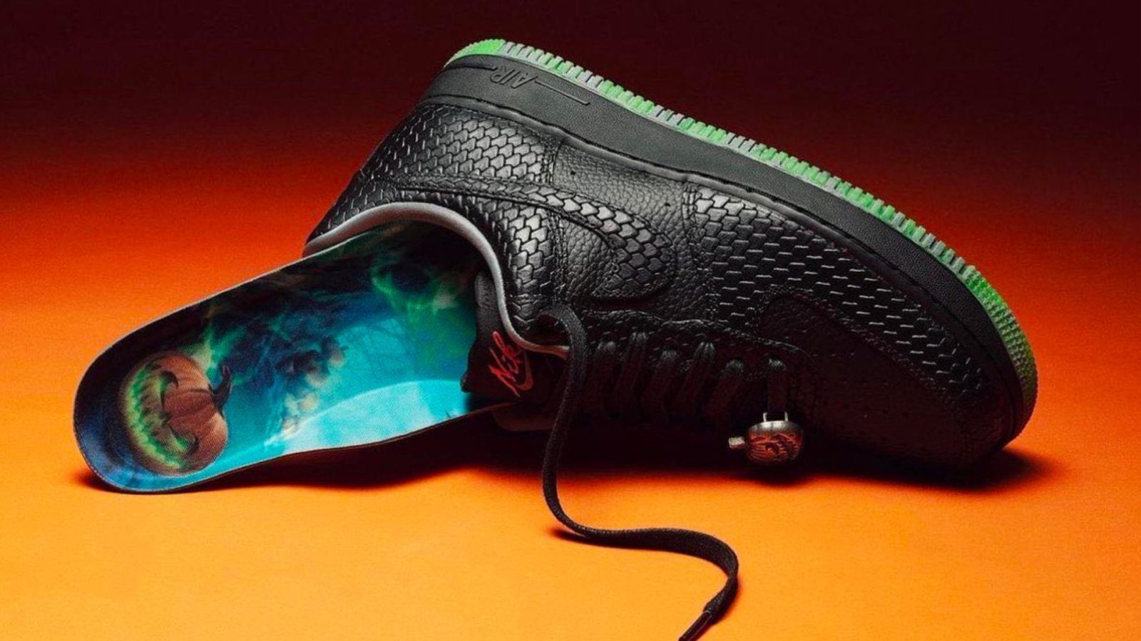 11 of Our Favorite Black Nike Sneakers to Cop Right Now