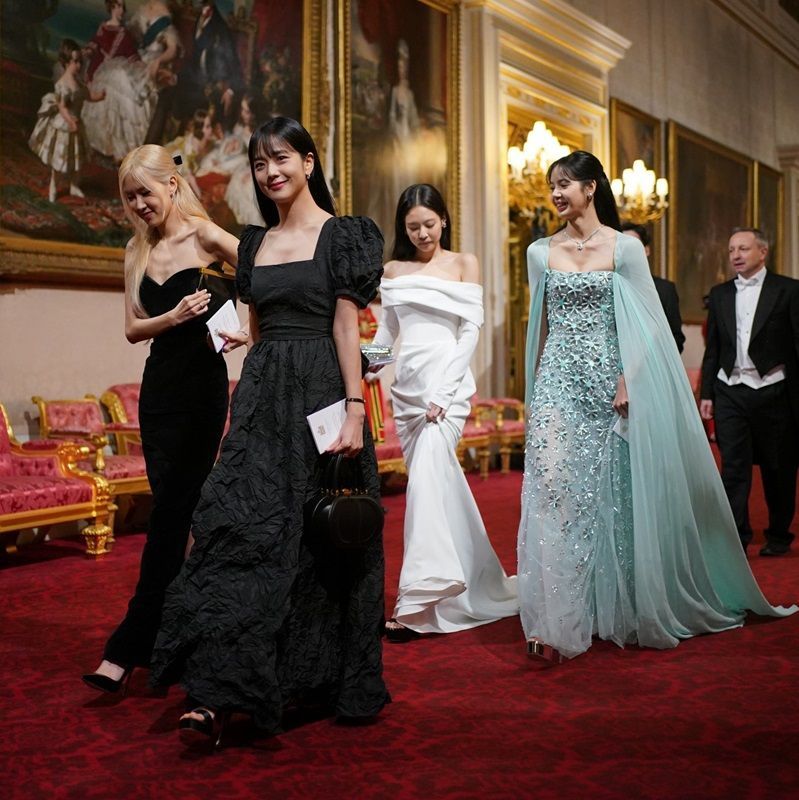 King Charles III praises BLACKPINK at Buckingham Palace gala