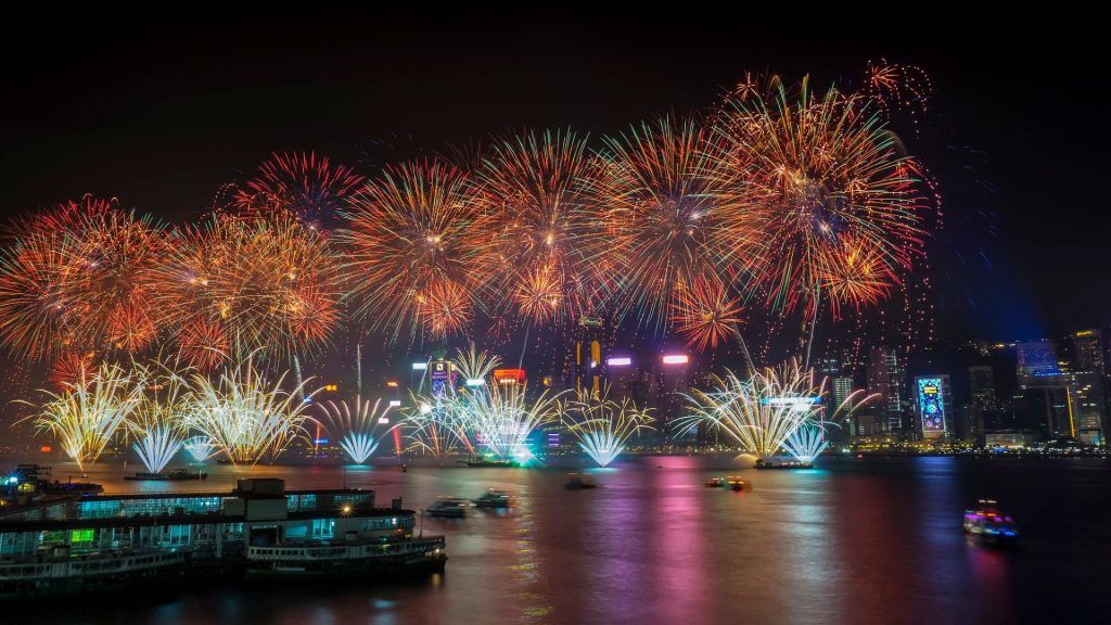 Hong Kong’s New Year countdown returns with biggestever fireworks