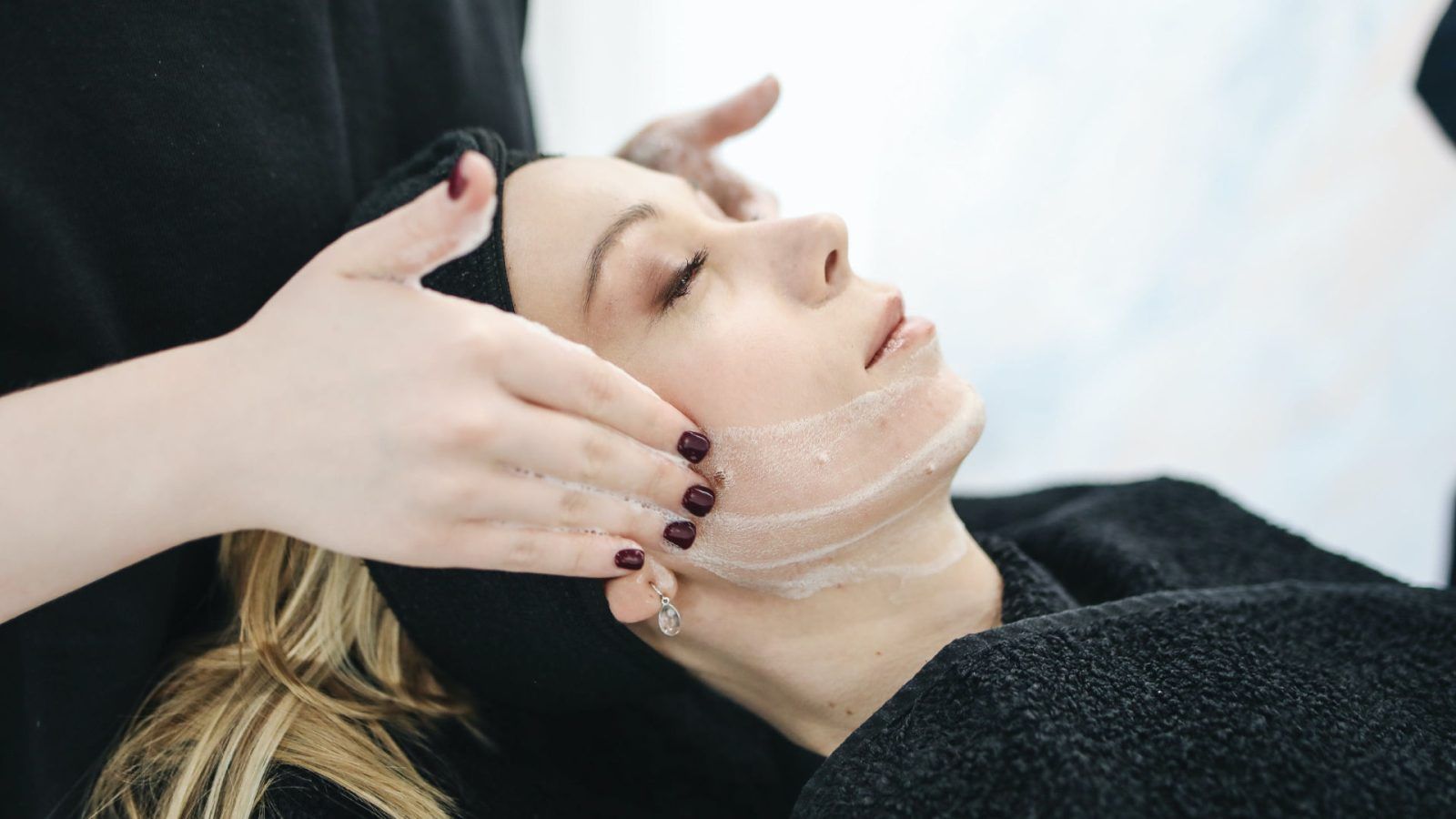 Unlocking the secrets of youth: A skincare odyssey in your 40s