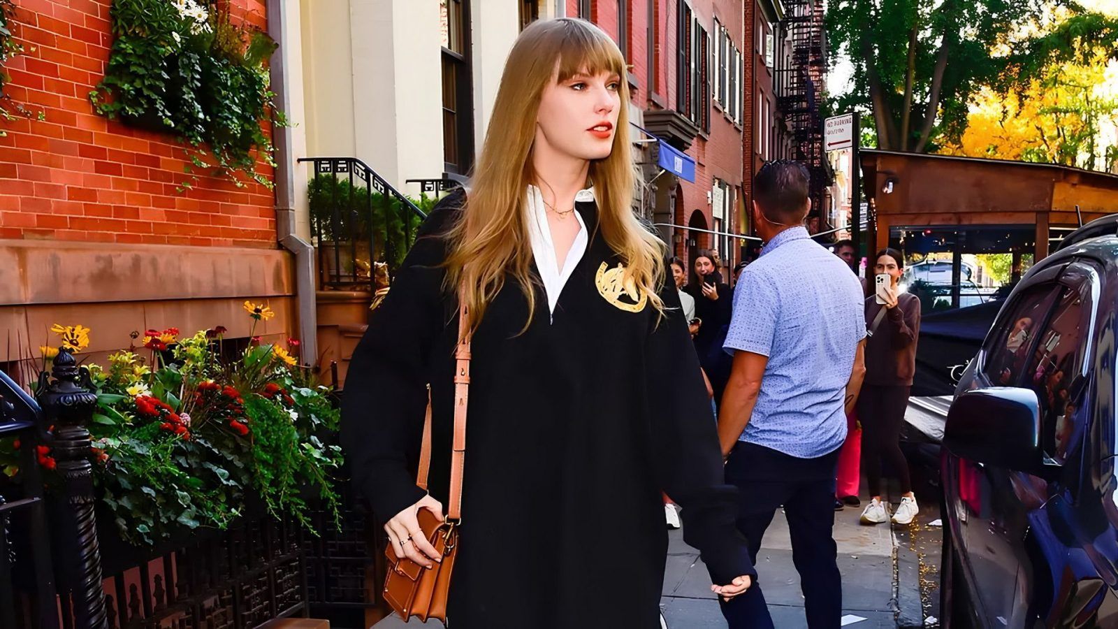 Taylor Swift's go-to Aupen Nirvana bag gets an Hermès-worthy upgrade for  under $500