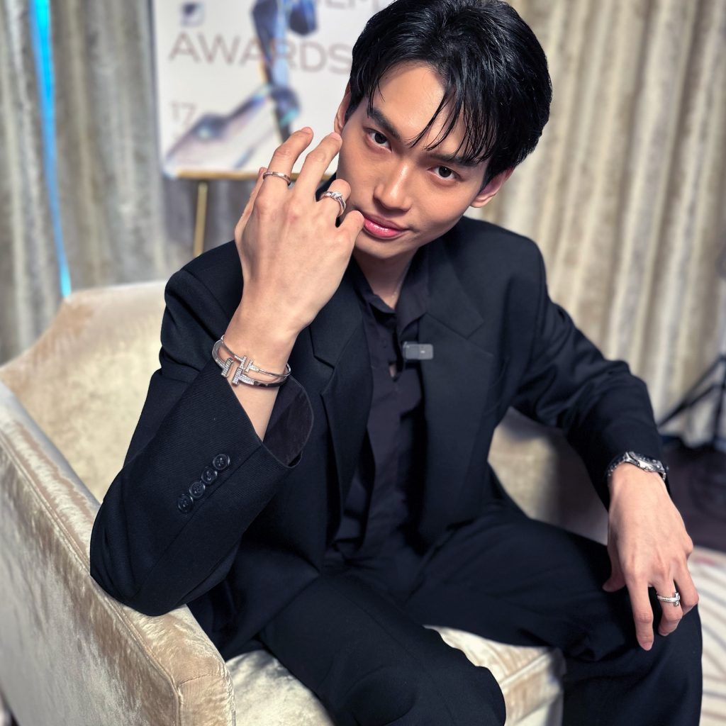 L/R WRIST: Win Metawin shines while wearing all black