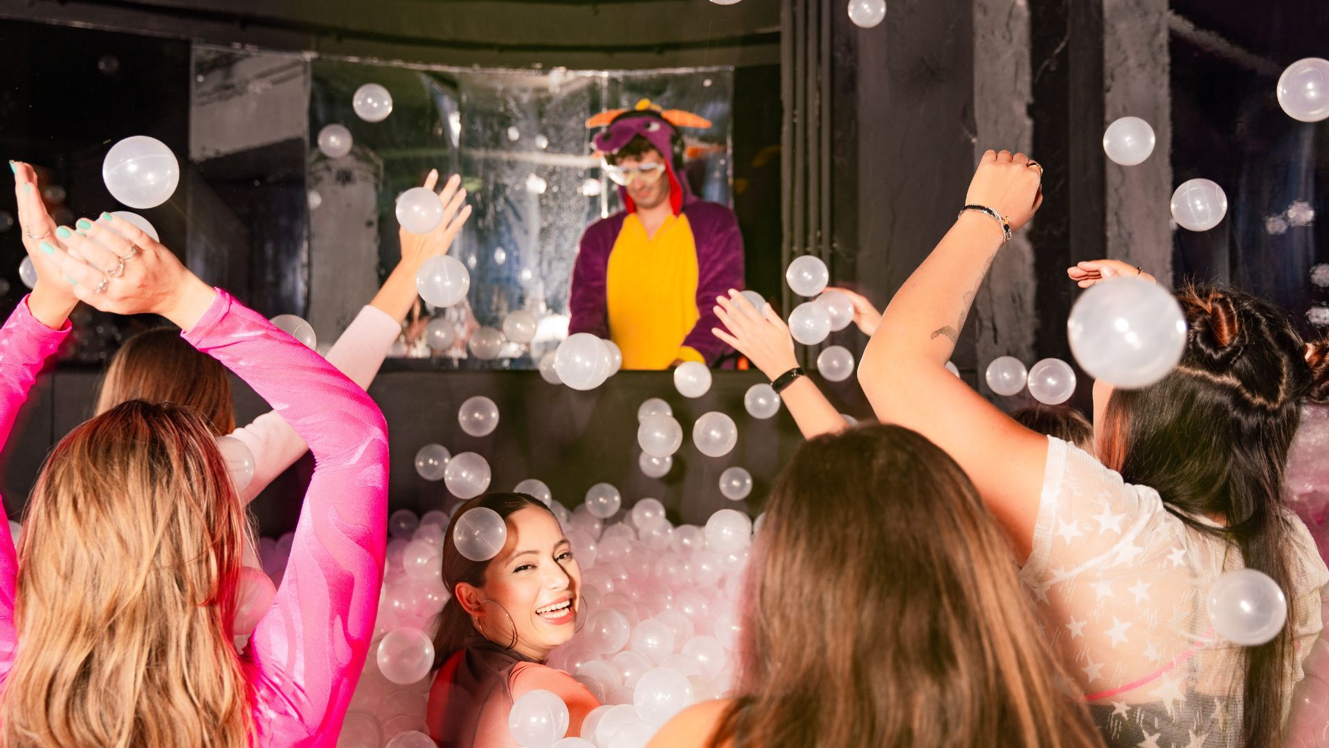 best bars in hong kong 2024