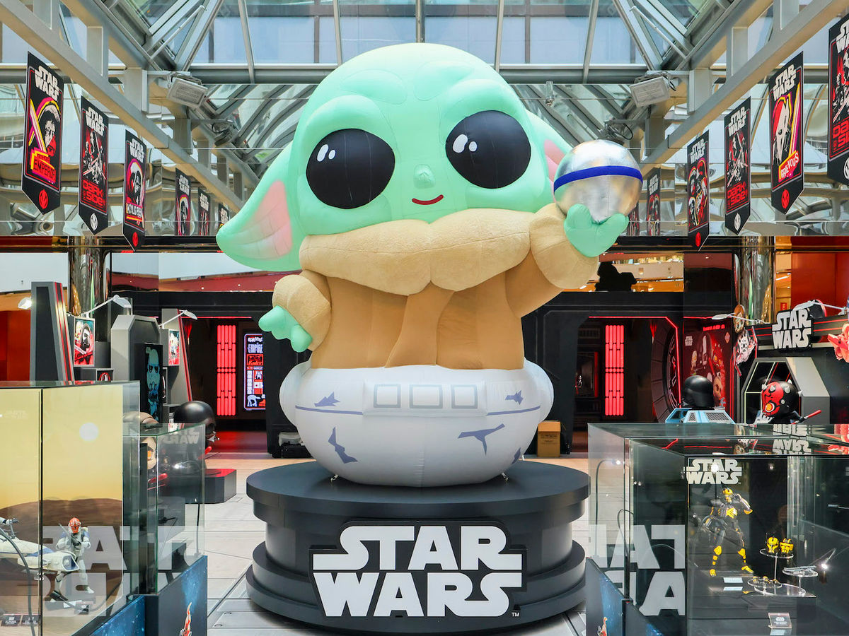 Hot toys pop up store store