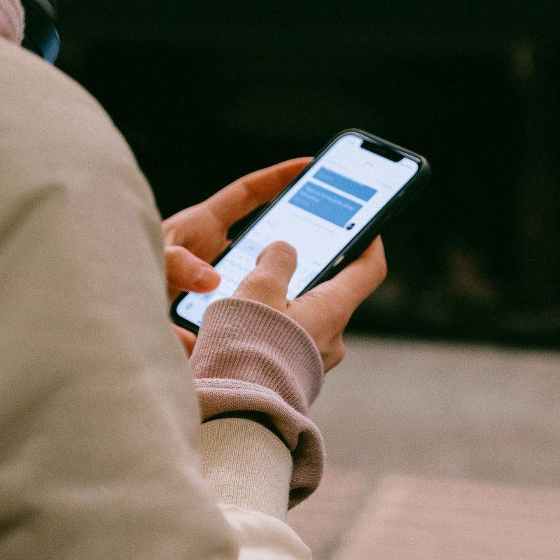 Unable to send DMs on Instagram? Here are eight effective ways to fix DM errors