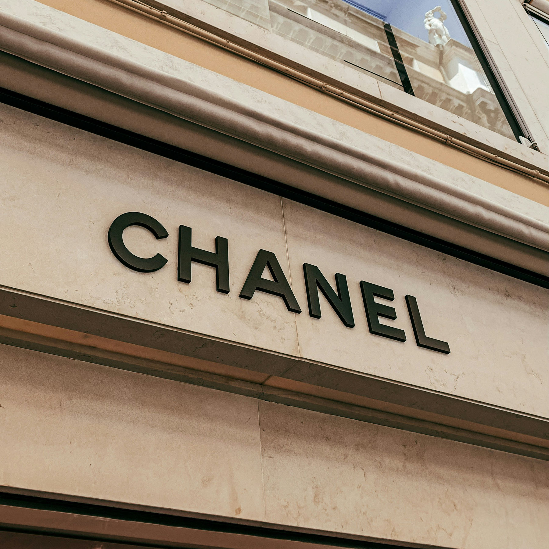Burglars Steal $6.5 Million in Chanel in Paris