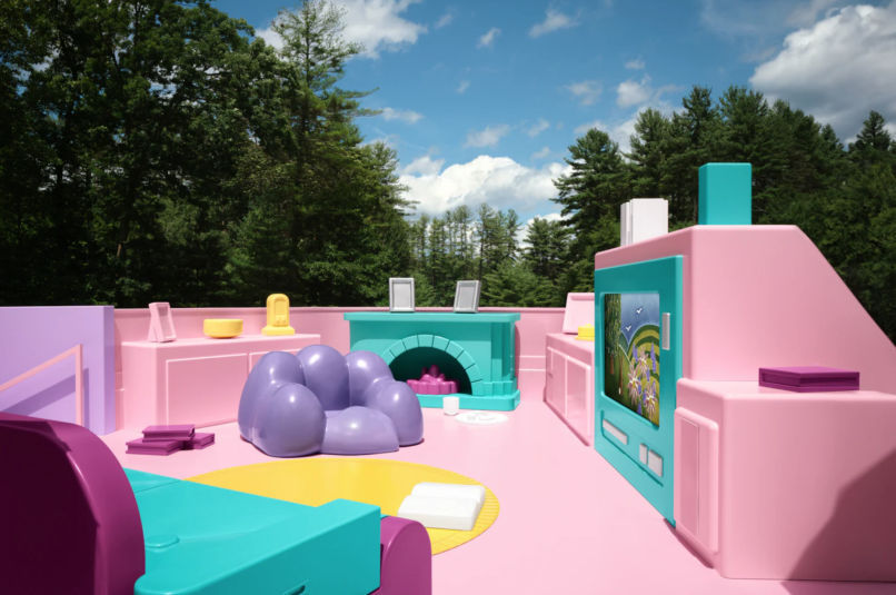 Stay in a life-sized Polly Pocket compact dollhouse with Airbnb. Here's how