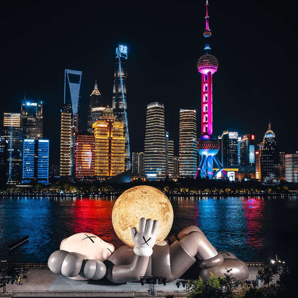 “KAWS:HOLIDAY” celebrates Mid-Autumn Festival in Shanghai