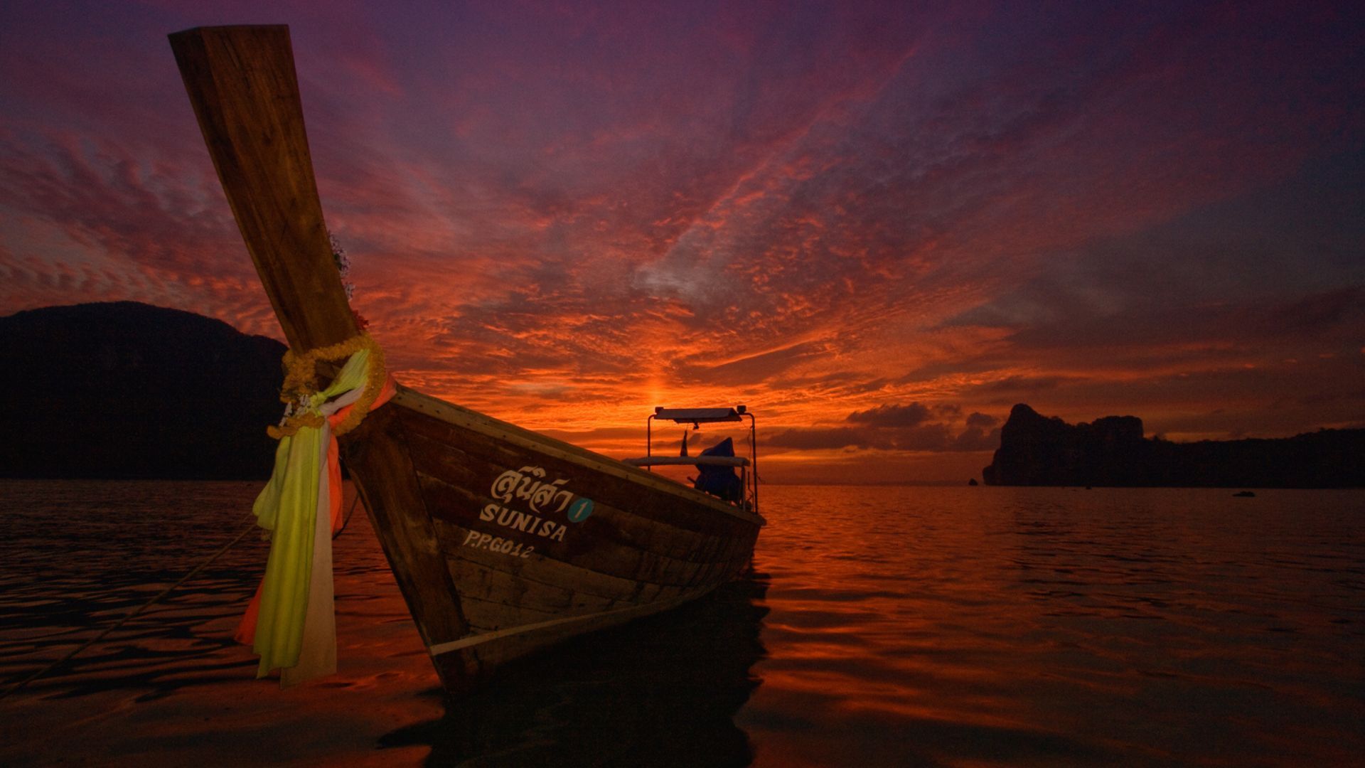Long tail boats