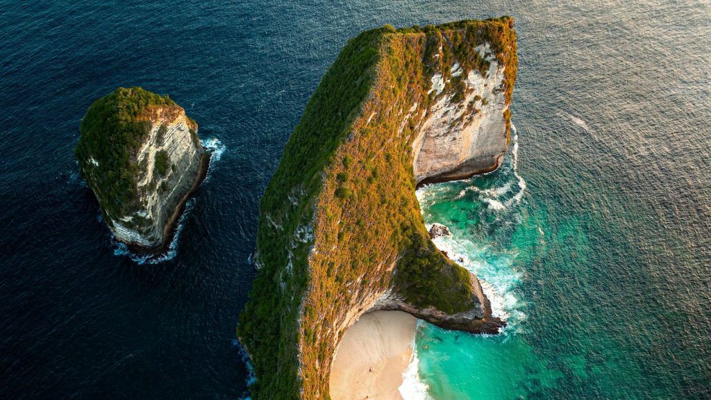 Find the best time to visit Bali for good weather, travel deals, and island adventures