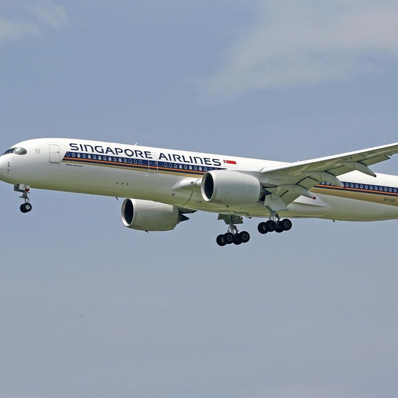 Singapore Airlines and Scoot are offering heavy discounts on flight tickets