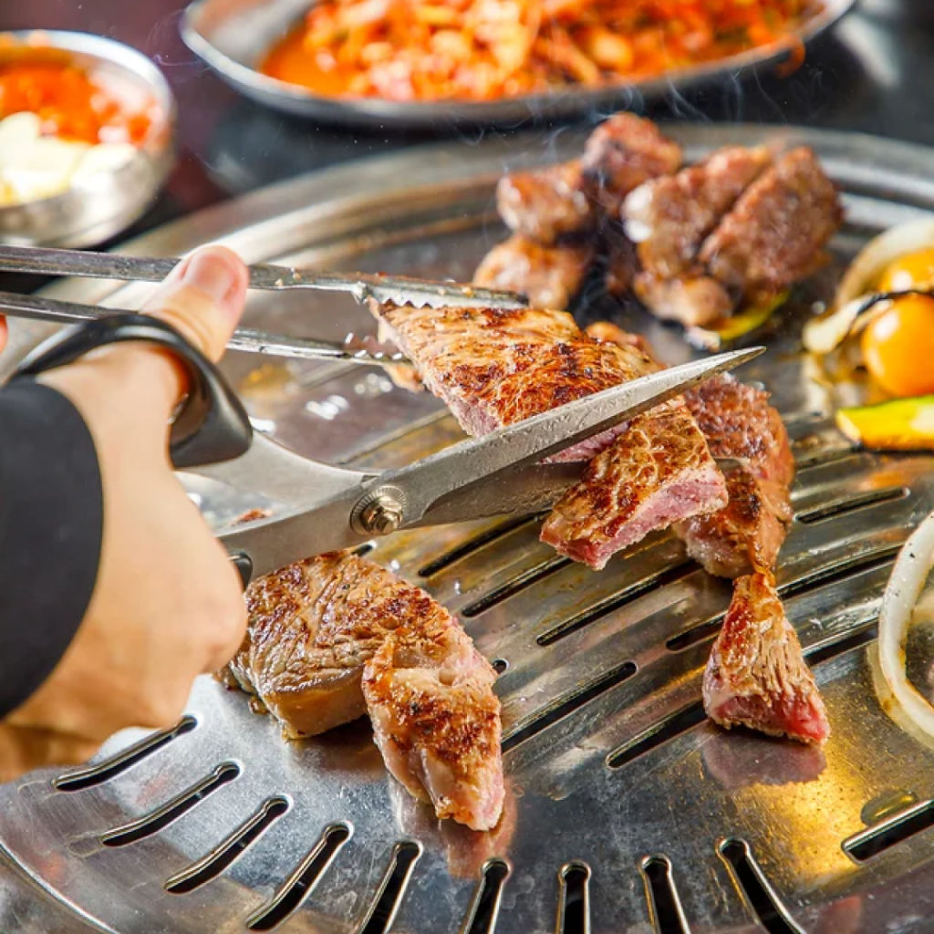 ‘Culinary Class Wars’ judge Baek Jong-won to debut Saemaeul Sikdang in Hong Kong