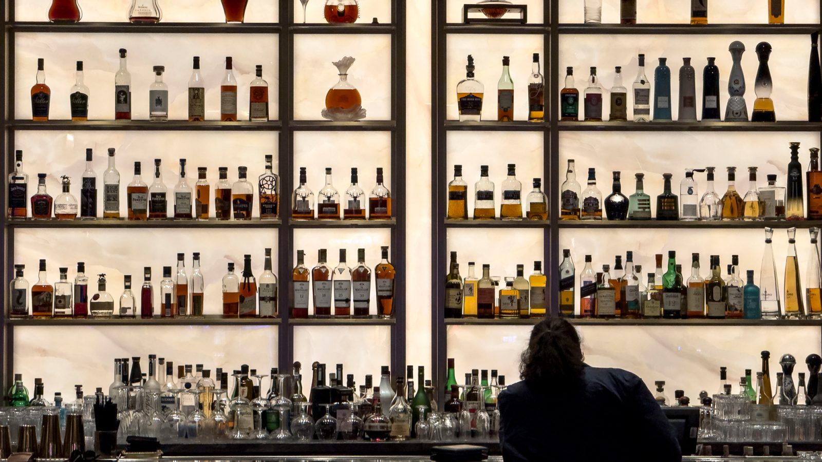 Hong Kong cuts tax on premium liquor imports