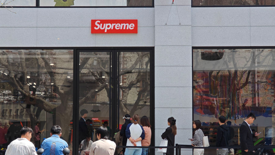 Supreme online shop expands presence in Asia