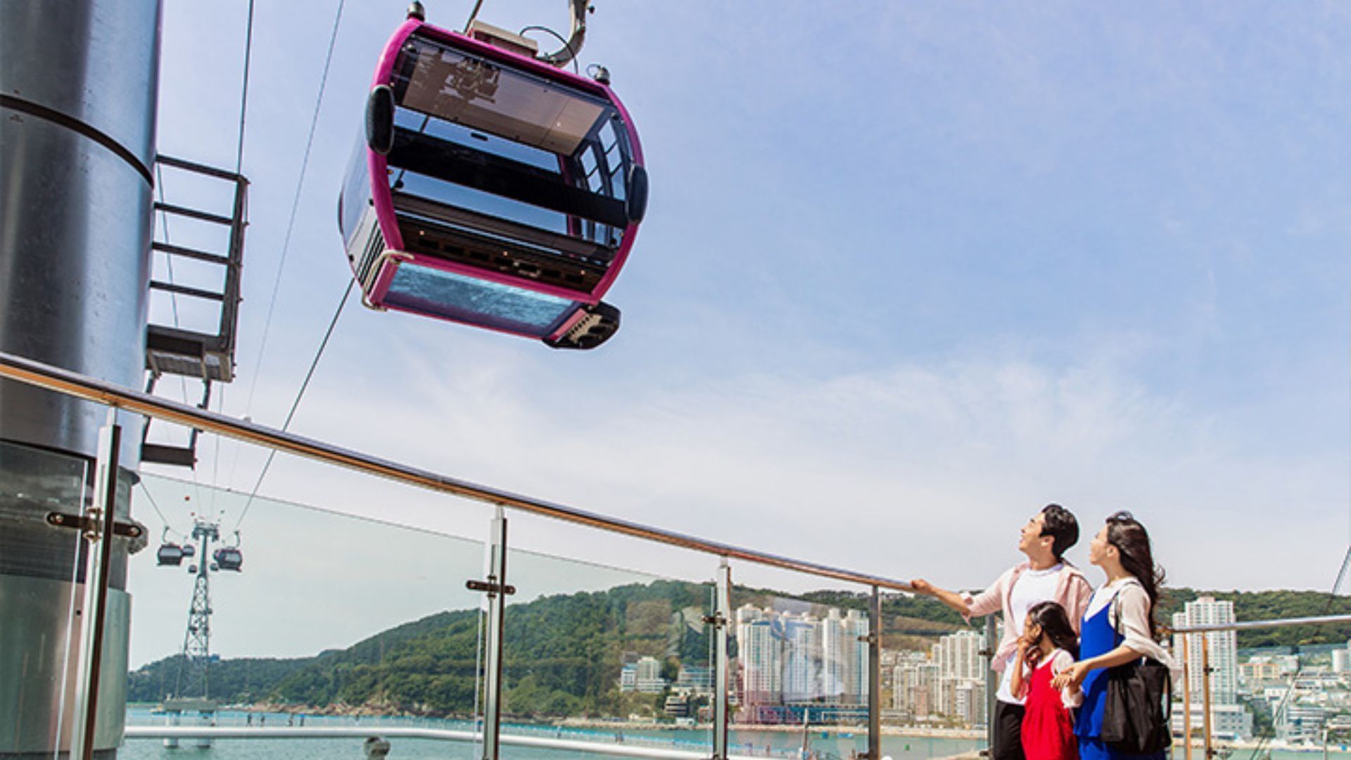 Cable car over Songdo Beach