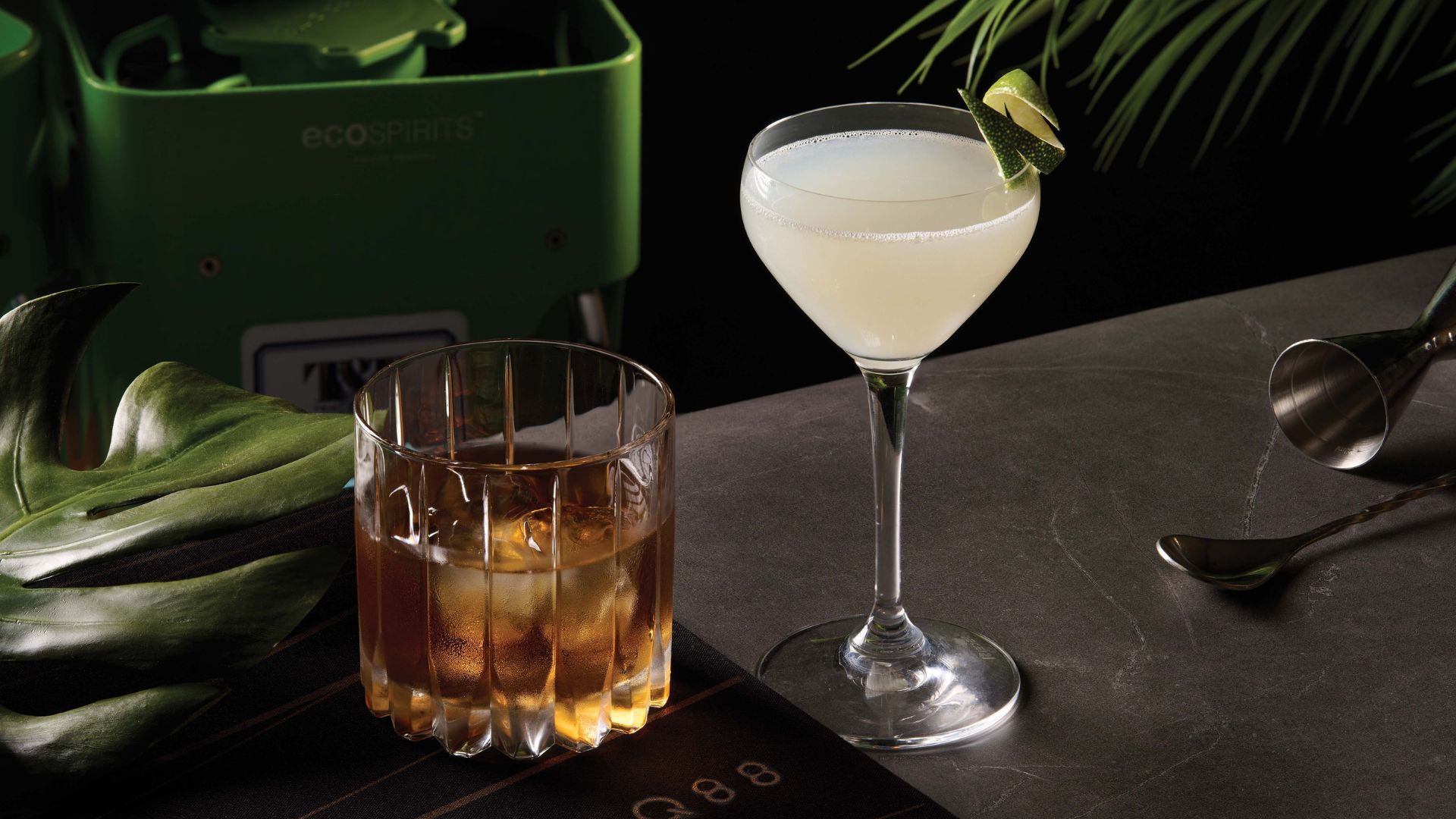 Откройте для себя лучшие бары и предложения «счастливого часа» в Гонконге