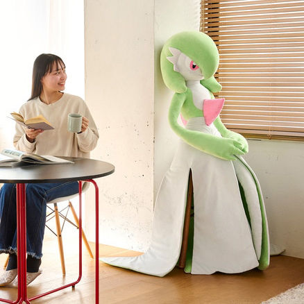 Pokémon's Life-Sized Gardevoir Has People Raising Their Eyebrows